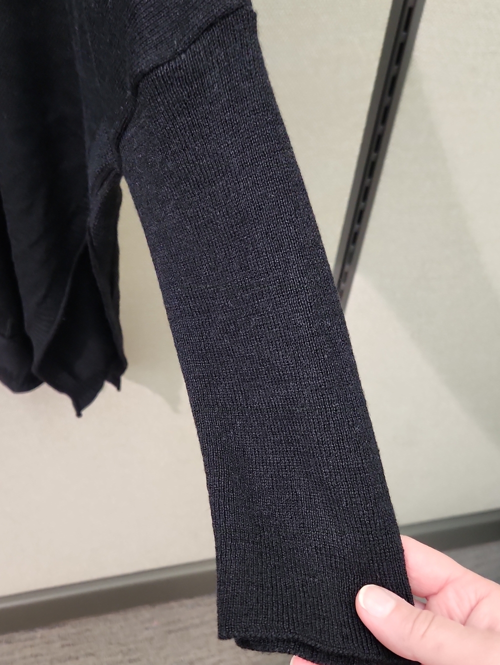 Mersea Catalina V Neck Sweater Size O/S - Picture 5 of 14